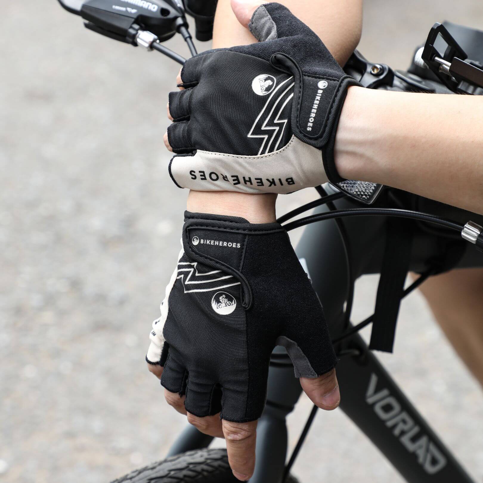BikeHeroes® Grip Pro cycling gloves