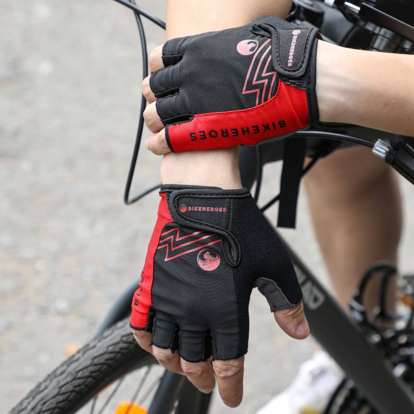 BikeHeroes® Grip Pro cycling gloves